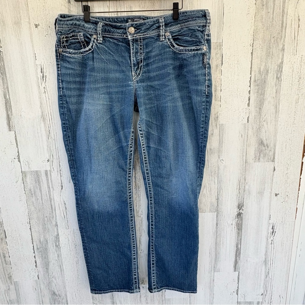Silver Suki Classic Stretch Women’s Size 18 38X32 Straight Leg Blue Denim Jeans
